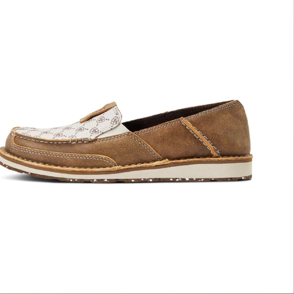 *NWT* Ariat Women's Brown and White Slip on Cruiser Shoe - Picture 2 of 6